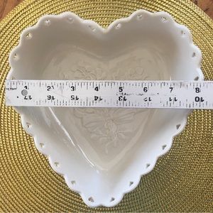 Longaberger Pottery Heart shaped Valentine dish. 8 inches. Ivory. Great cond.